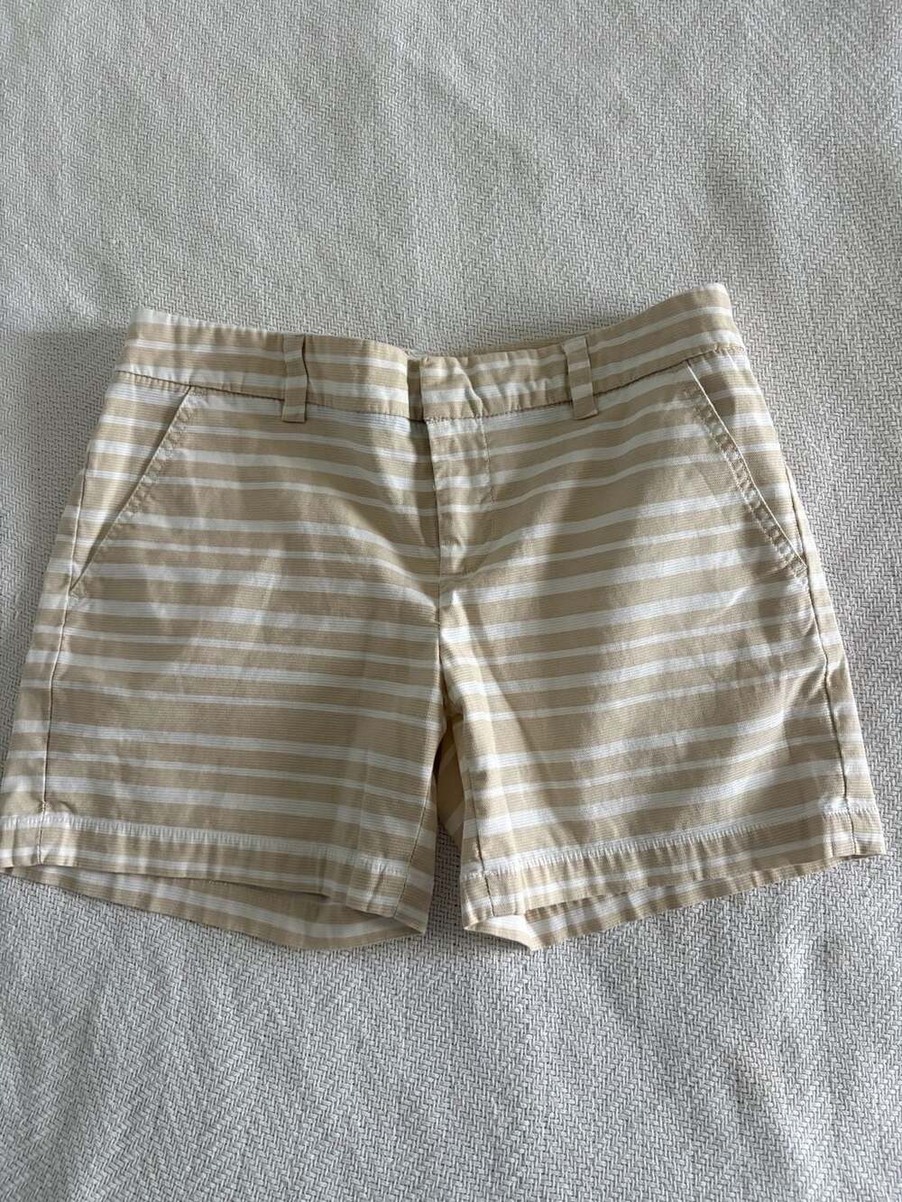 Tommy Hilfiger Women's Beige and White Striped Cotton Blend Chino Shorts Size 2